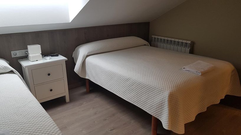 Imagen de la habitación del Hotel El Balc&oacute;n, Avil&eacute;s. Foto 8