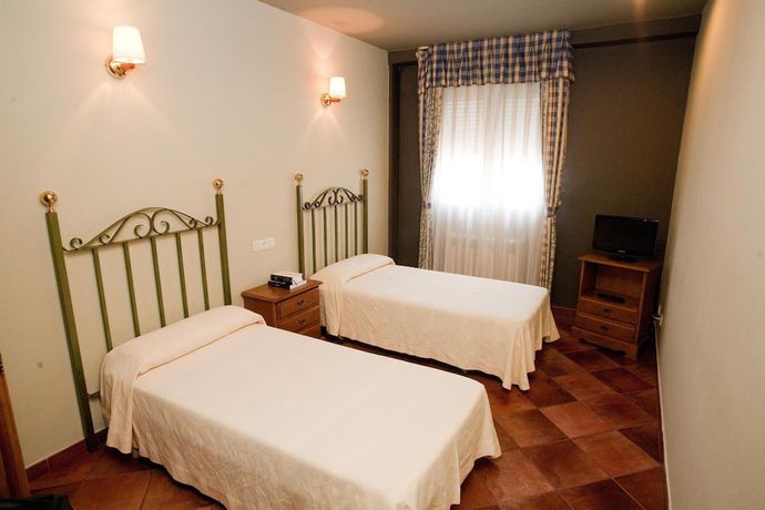Imagen de la habitación del Hotel El Balc&oacute;n, Avil&eacute;s. Foto 11