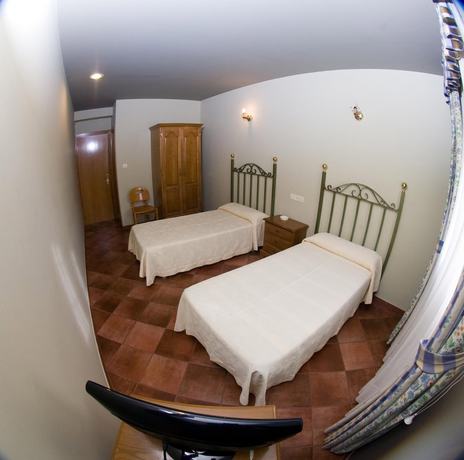 Imagen de la habitación del Hotel El Balc&oacute;n, Avil&eacute;s. Foto 15