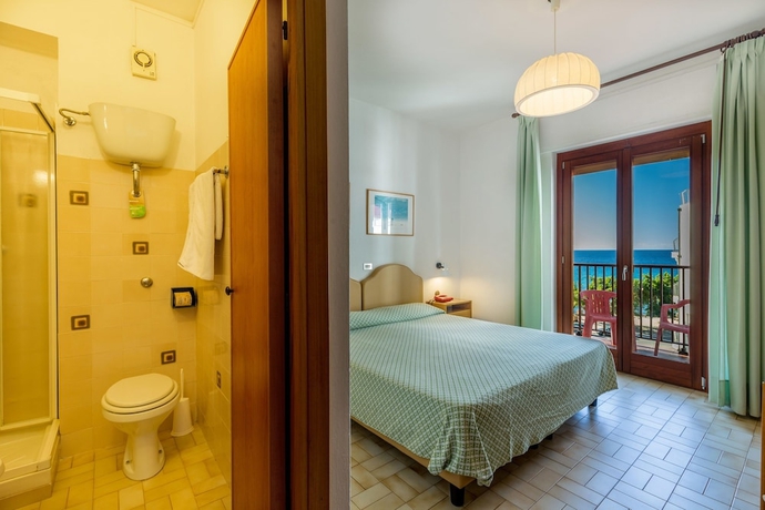 Imagen de la habitación del Hotel El Balear. Foto 5