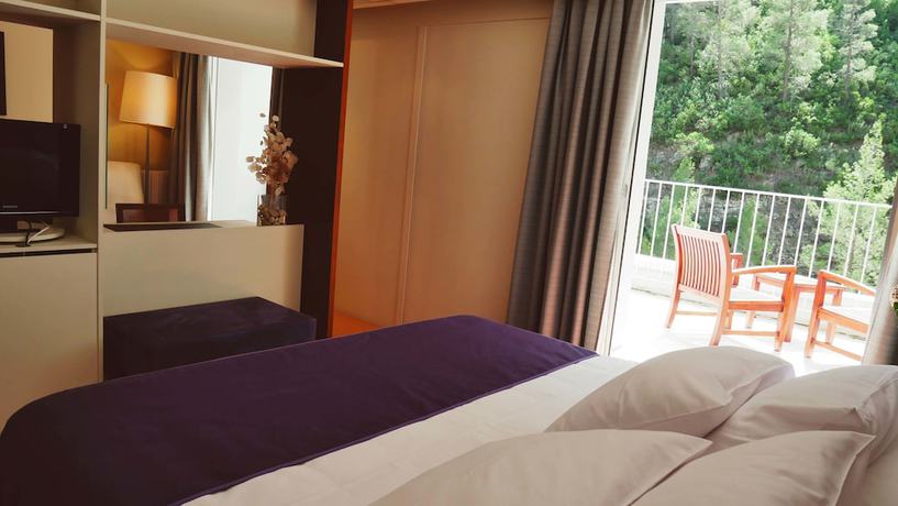 Imagen de la habitación del Hotel El Balneario de Tus. Foto 7