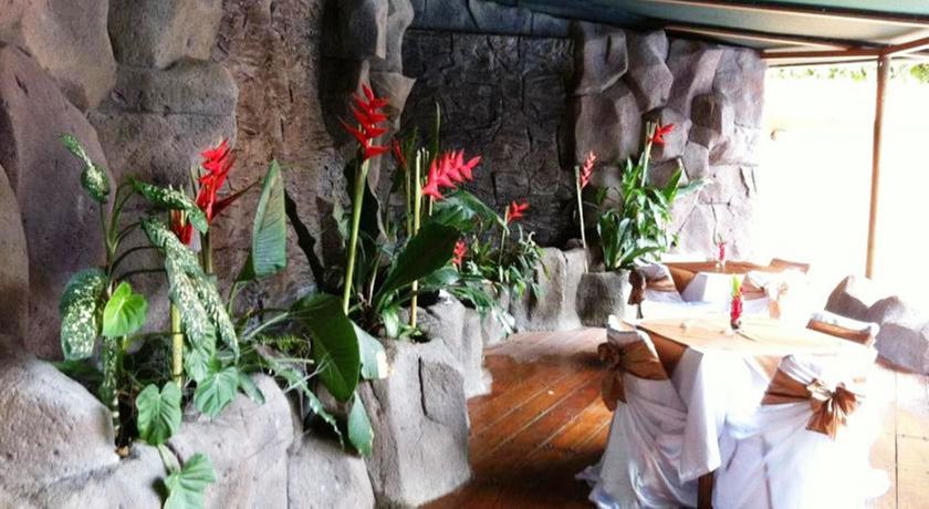 Imagen de los exteriores del Hotel El Bambú. Foto 9