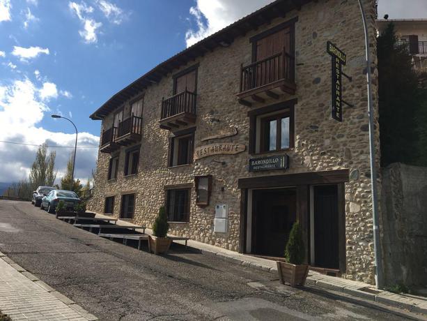 Imagen de los exteriores del Hotel El Barondillo. Foto 14