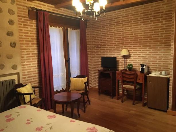 Imagen de la habitación del Hotel El Barondillo. Foto 12