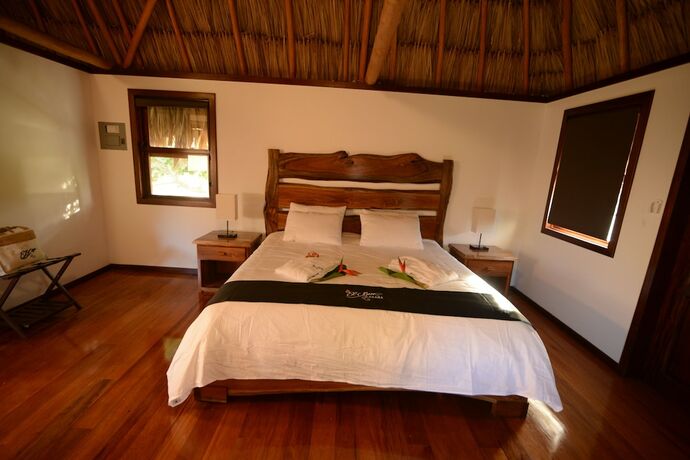 Imagen de la habitación del Hotel El Ben Cabañas. Foto 16