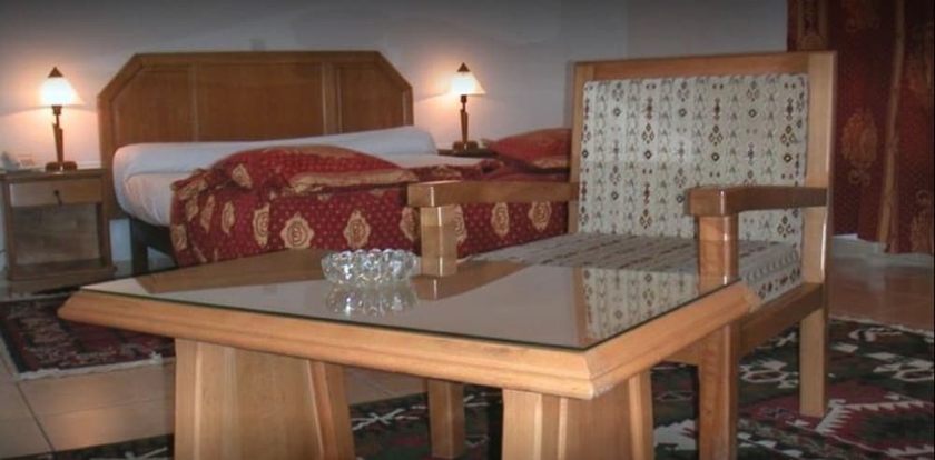 Imagen de la habitación del Hotel El Biar. Foto 4