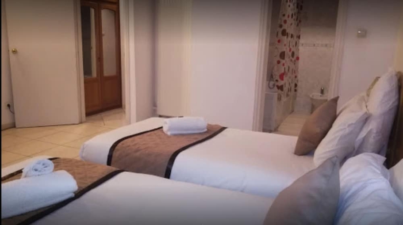 Imagen de la habitación del Hotel El Biar. Foto 12