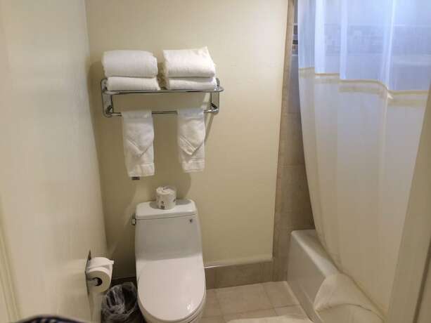 Imagen de la habitación del Hotel El Bonita Motel. Foto 14