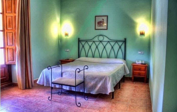 Imagen de la habitación del Hotel El Borbotón. Foto 4