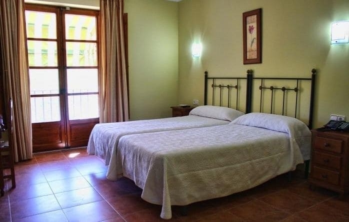 Imagen de la habitación del Hotel El Borbotón. Foto 9