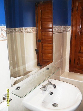 Imagen de la habitación del Hotel El Borbotón. Foto 12