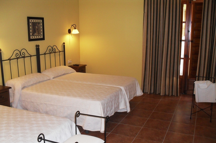 Imagen de la habitación del Hotel El Borbotón. Foto 15