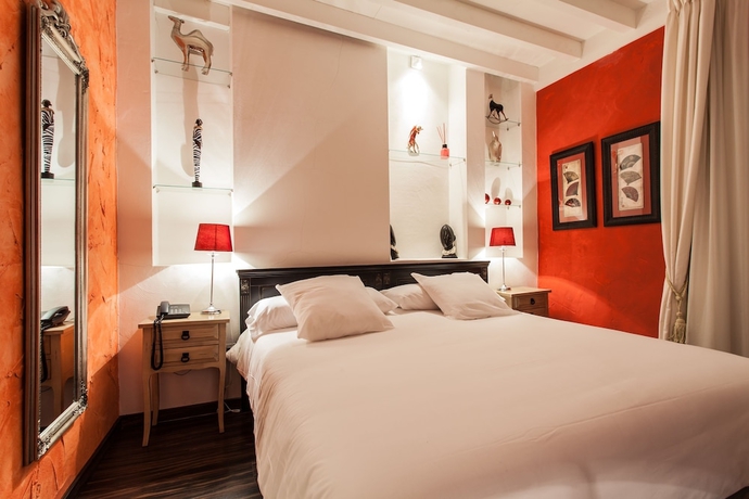 Imagen de la habitación del Hotel El Bosque De La Anjana. Foto 4