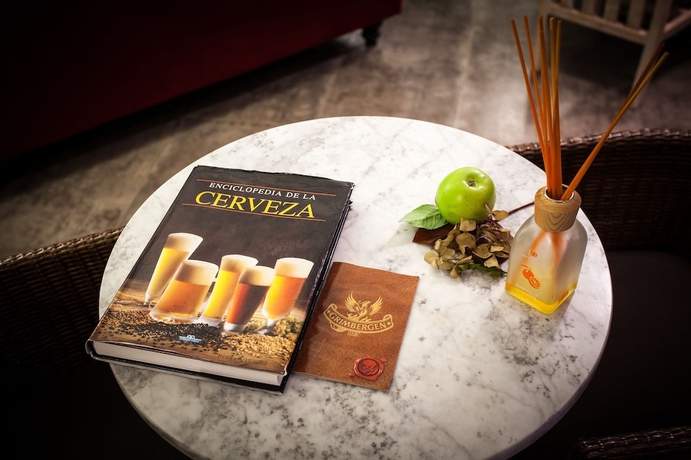 Imagen de los interiores del Hotel El Bosque De La Anjana. Foto 16