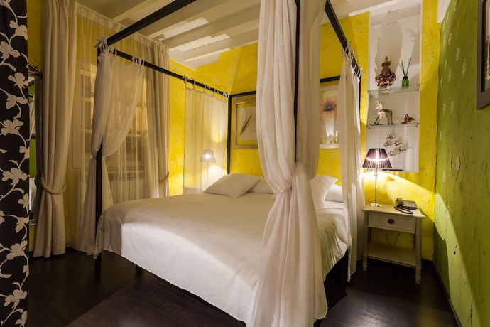 Imagen de la habitación del Hotel El Bosque De La Anjana. Foto 13