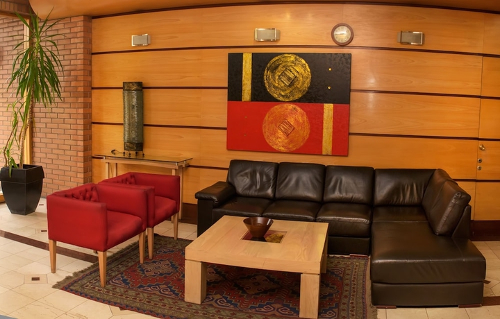 Imagen de los interiores del Hotel El Bosque Suites. Foto 15