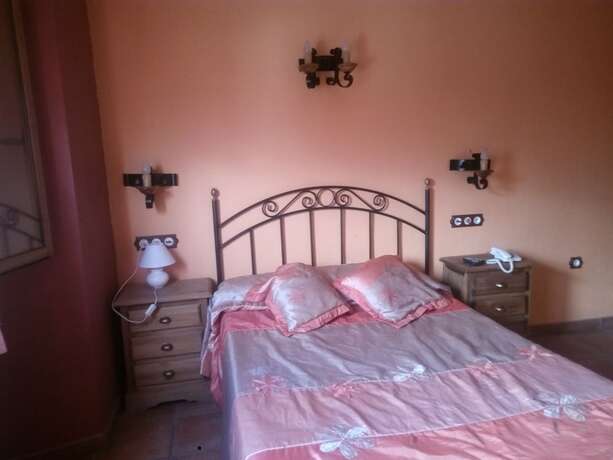 Imagen de la habitación del Hotel El Cabriel Hostal Rural. Foto 5