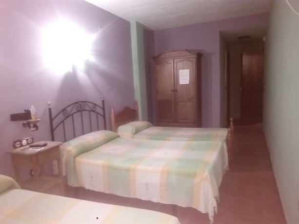 Imagen de la habitación del Hotel El Cabriel Hostal Rural. Foto 6