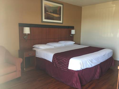 Imagen de la habitación del Hotel El Cajon Inn & Suites. Foto 4