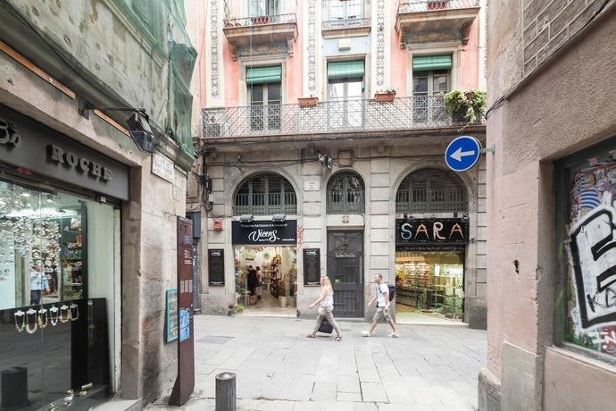 Imagen de los exteriores del Hotel El Call. Foto 10