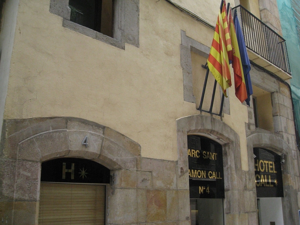 Imagen de los exteriores del Hotel El Call. Foto 12