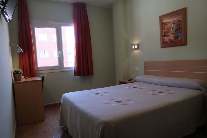 Imagen de la habitación del Hotel El Cami. Foto 4