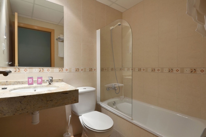 Imagen de la habitación del Hotel El Cami. Foto 11