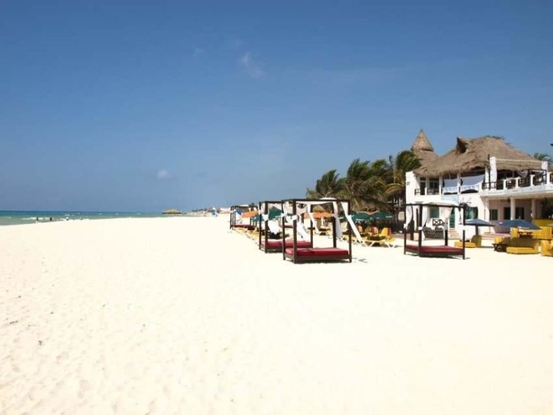 Imagen de los exteriores del Hotel El Campanario, Playa del Carmen. Foto 11