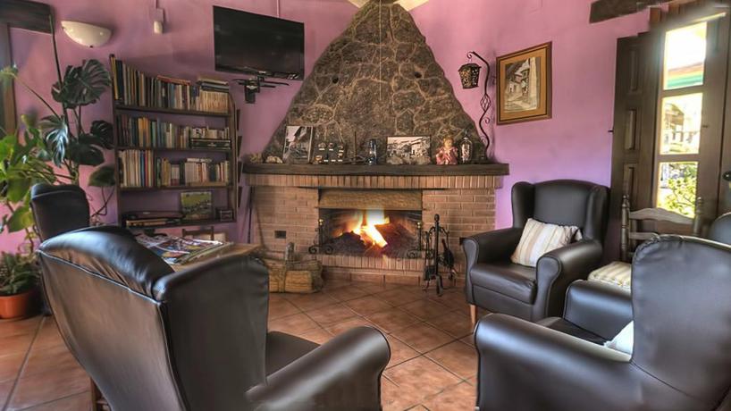 Imagen de los interiores del Hotel El Canchal De La Gallina. Foto 4