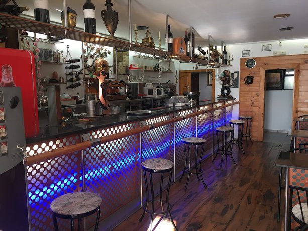 Imagen del bar/restaurante del Hotel El Capellán. Foto 8