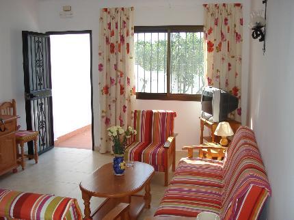 Imagen de la habitación del Hotel El Capistrano Villages. Foto 6