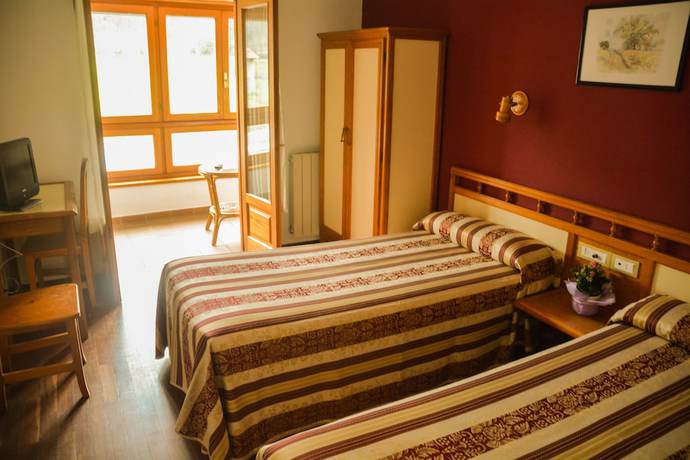 Imagen de la habitación del Hotel El Capitan. Foto 5