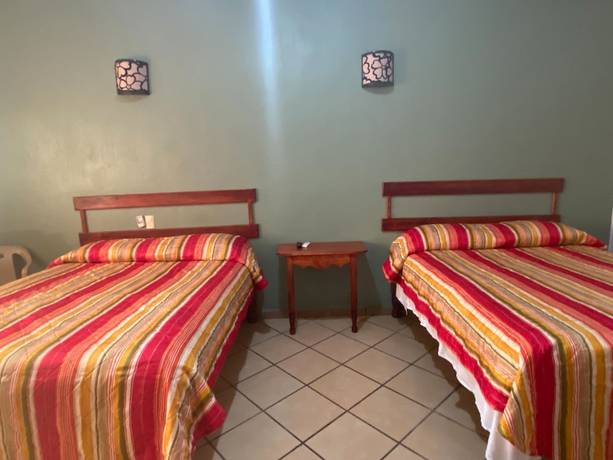 Imagen de la habitación del Hotel El Capomo. Foto 15