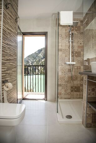 Imagen general del Hotel El Capricho de Arguis. Foto 9