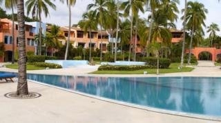 Imagen de la piscina del Hotel El Careyes Beach Resort. Foto 6