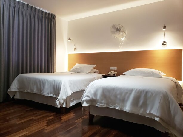 Imagen de la habitación del Hotel El Carmelo. Foto 11