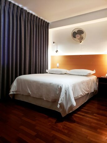 Imagen de la habitación del Hotel El Carmelo. Foto 20