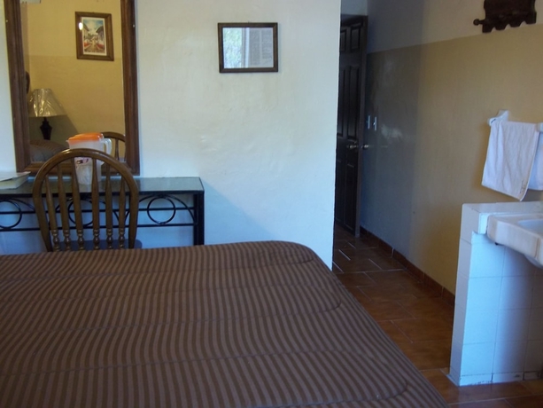 Imagen de la habitación del Hotel El Carmen, Morelia. Foto 7