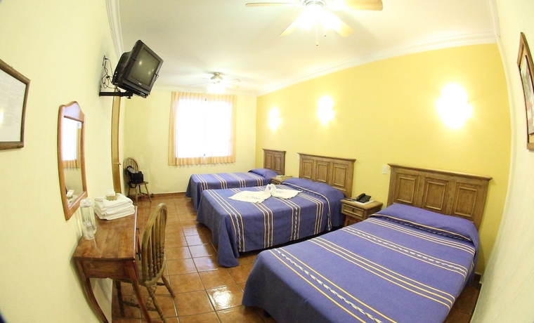 Imagen de la habitación del Hotel El Carmen, Morelia. Foto 8