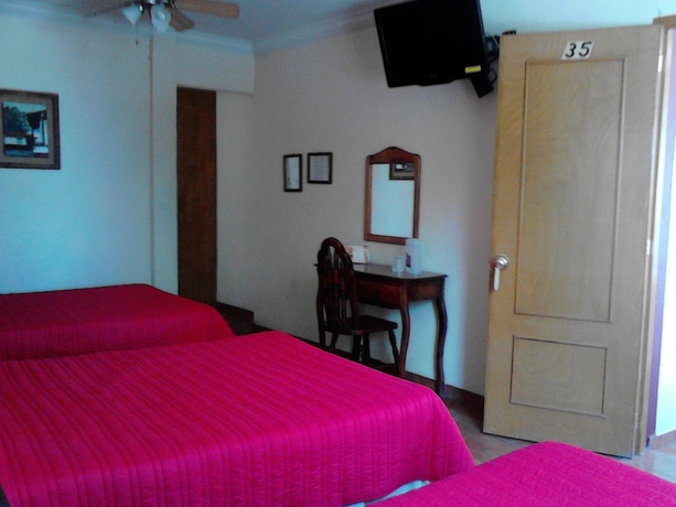 Imagen de la habitación del Hotel El Carmen, Morelia. Foto 12