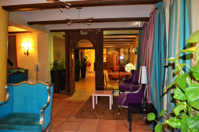 Imagen de los interiores del Hotel El Carmen, Puente Genil. Foto 15
