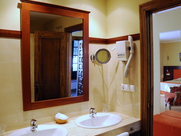 Imagen de la habitación del Hotel El Carmen, Puente Genil. Foto 6