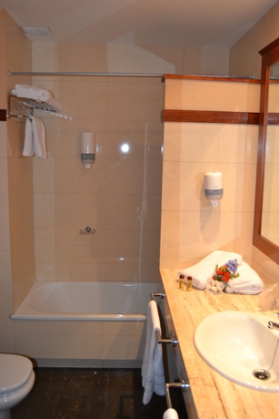 Imagen de la habitación del Hotel El Carmen, Puente Genil. Foto 7