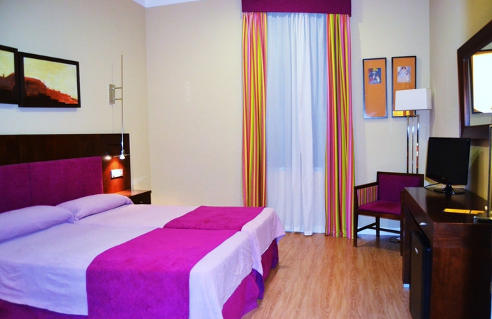Imagen de la habitación del Hotel El Carmen, Puente Genil. Foto 11