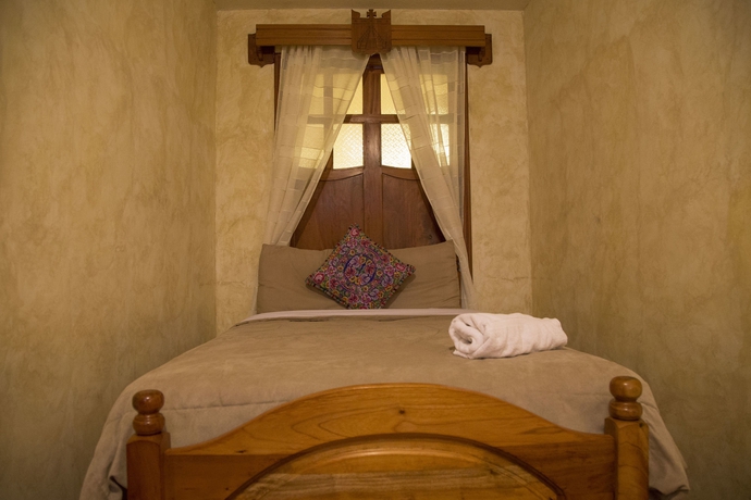 Imagen de la habitación del Hotel El Carmen Suites. Foto 6