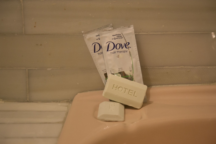 Imagen de la habitación del Hotel El Carmen Suites. Foto 8