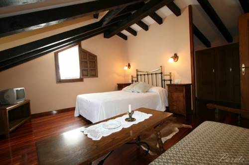 Imagen de la habitación del Hotel El Caserío, Turieno. Foto 4