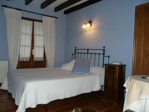Imagen de la habitación del Hotel El Caserío, Turieno. Foto 6