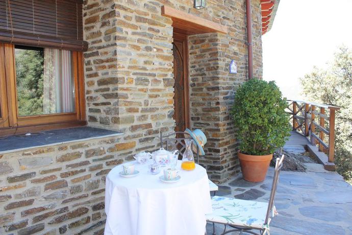 Imagen del bar/restaurante del Hotel El Castañar Nazari- Adults Only. Foto 2