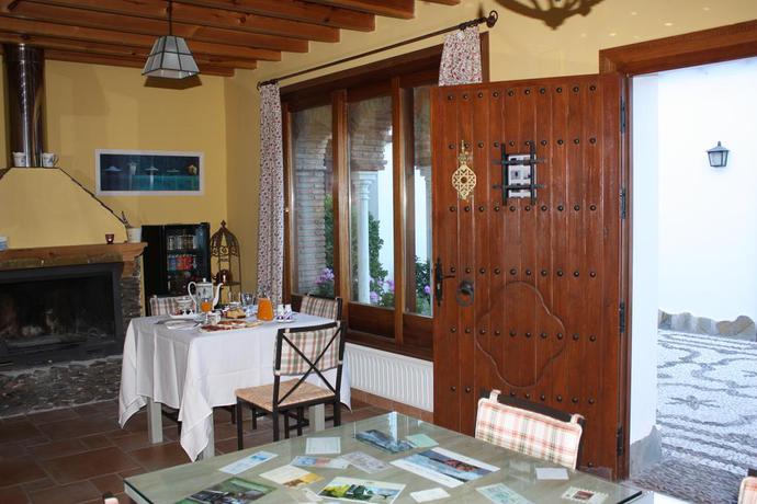 Imagen de los interiores del Hotel El Castañar Nazari- Adults Only. Foto 26